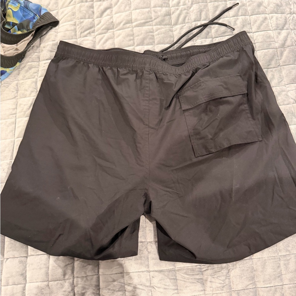 Psycho Bunny Men's Black Swim Shorts - Picture 2 of 3